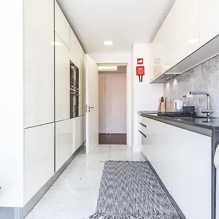 Alcantara Lovely With Balcony 2 Bdr With Ac Apartmán