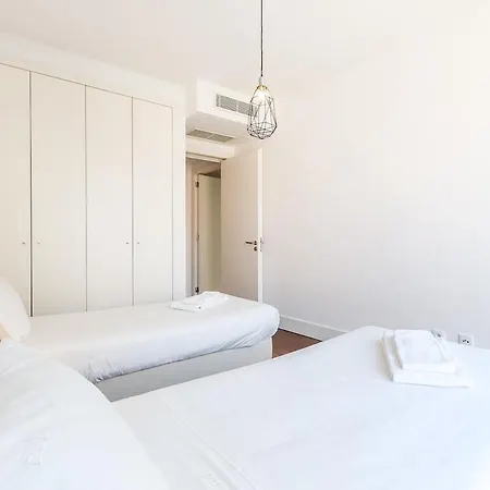 Alcantara Lovely With Balcony 2 Bdr With Ac Apartmán Lisboa