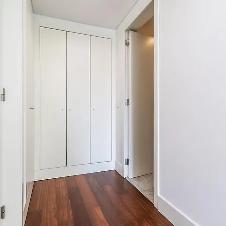 Alcantara Lovely With Balcony 2 Bdr With Ac Апартаменти *