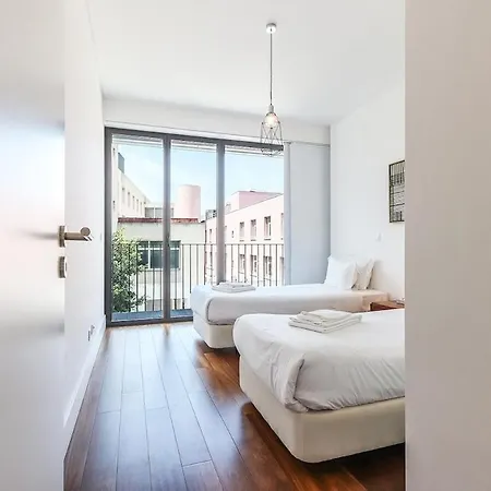 Alcantara Lovely With Balcony 2 Bdr With Ac Apartment Lissabon