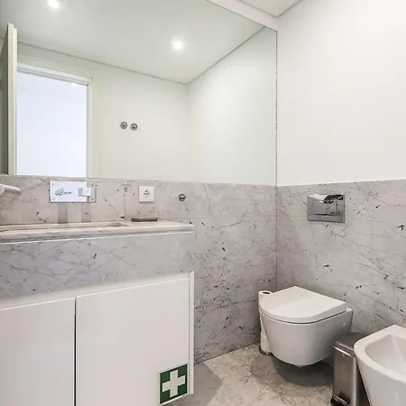 Apartment Alcantara Lovely With Balcony 2 Bdr With Ac Lissabon