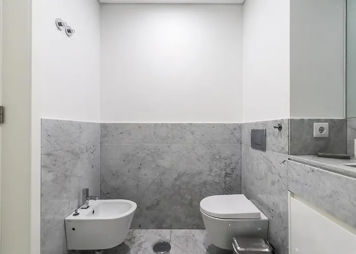 Alcantara Lovely With Balcony 2 Bdr With Ac Lisboa