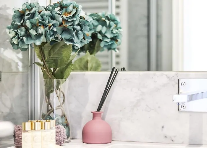 Alcantara Lovely With Balcony 2 Bdr With Ac Lisboa