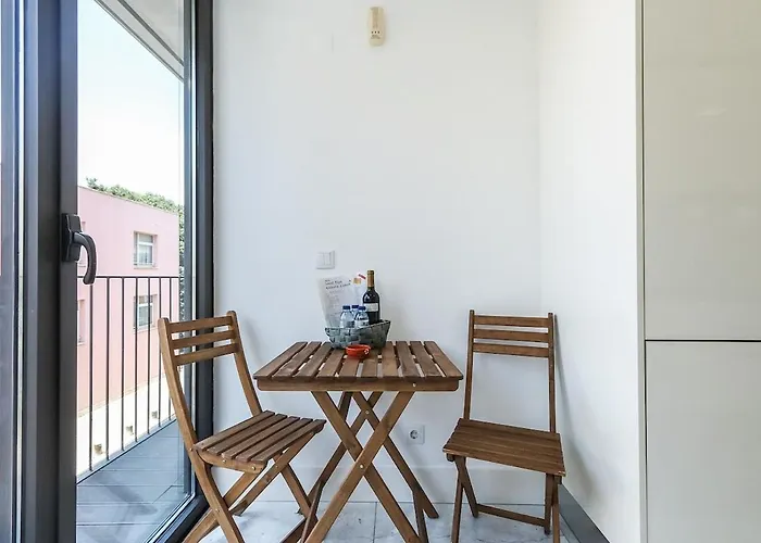 Alcantara Lovely With Balcony 2 Bdr With Ac Apartman