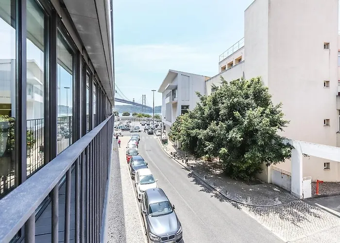 Alcantara Lovely With Balcony 2 Bdr With Ac *